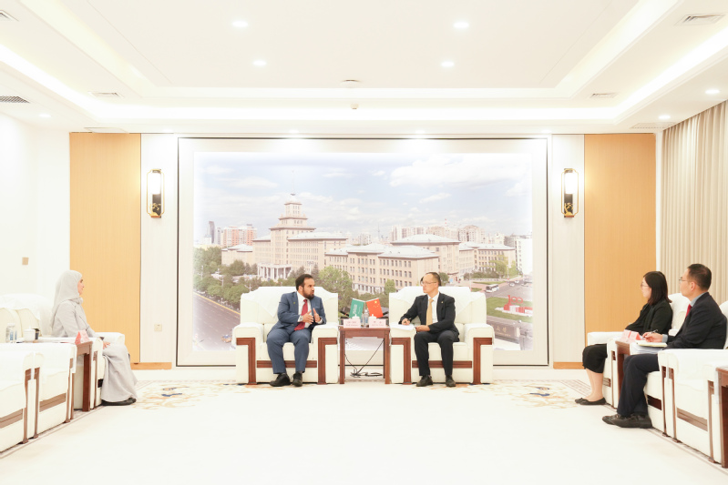 Cultural counselor of Embassy of Saudi Arabia in Beijing visits HIT