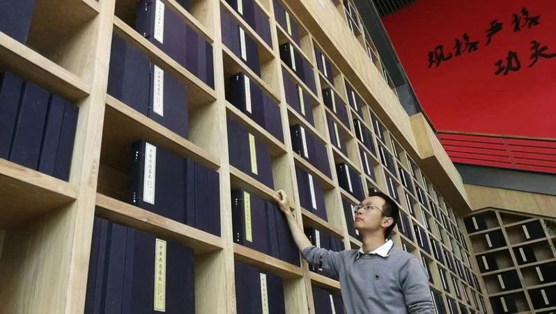 Xu Feng excels in language, aerospace engineering