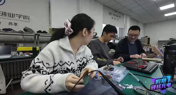 Holiday Powering-up Campaign: Men Jiahui's day for smart car competition