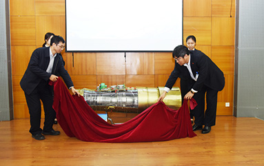 The Life-Long Dream of HIT Alumni and the Chief Designer of the Taihang Engine, Zhang Enhe Is Realized with the Display of the Model of the Engine in the Air and Space Museum of HIT