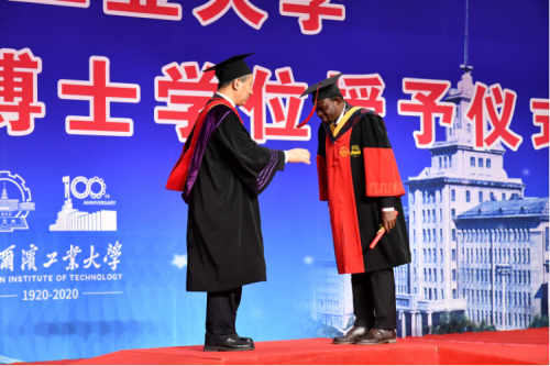 280 PhD graduates set themselves on a new journey
