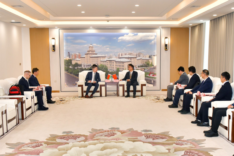 Belarusian State University President visits HIT