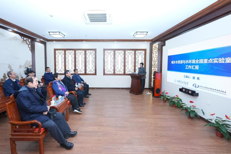Lyu Zhongmei leads delegation to conduct research at HIT